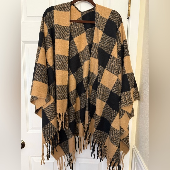 Sweaters - Plaid Wrap Shawl
